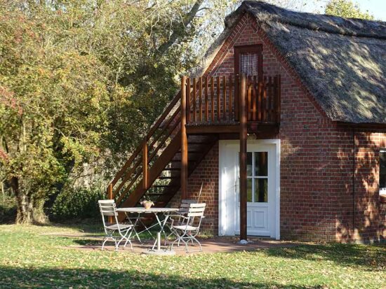 Terrasse der Ferienwohnung auf Fehmarn im Reetdach-Häuschen