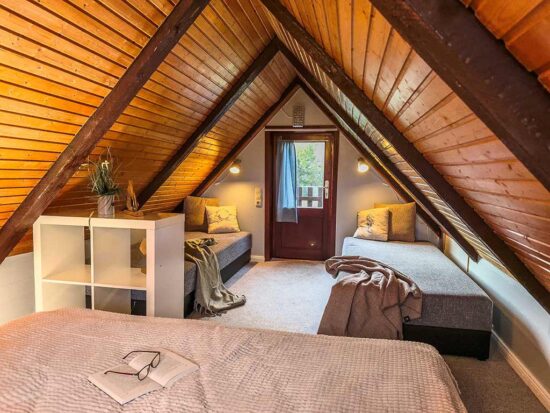 Schlafen in der Ferienwohnung auf Fehmarn im Reetdach-Häuschen